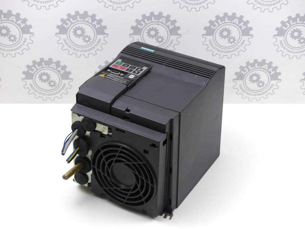 Siemens Frequenzumrichter Micromaster 6SE9221-0BC40 / 2200W(leicht beschädigt)