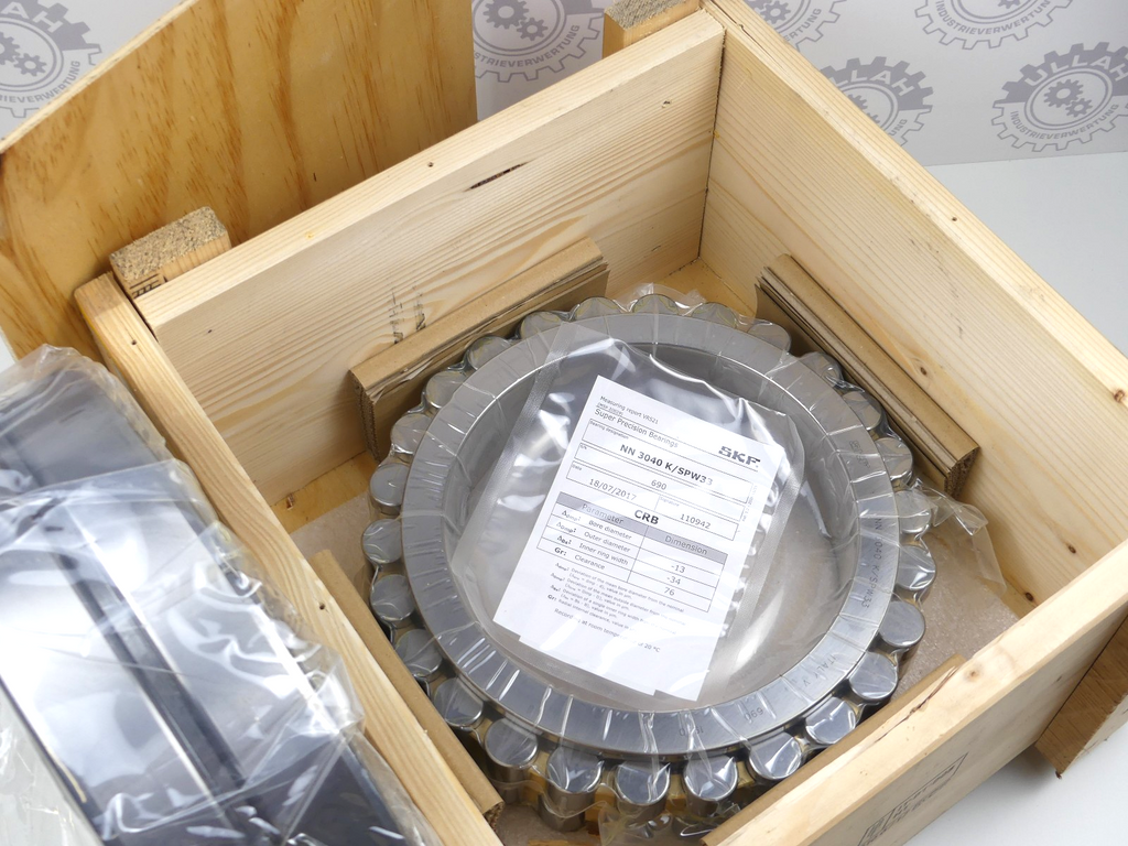 SKF NN3040K/SPW33  Bearing 200mm ID x 310mm OD x 82mm