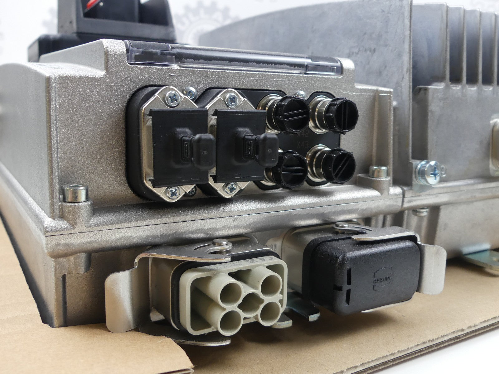 Lenze E84DHMFC4024R6SLCE vbInverter Drives 8400