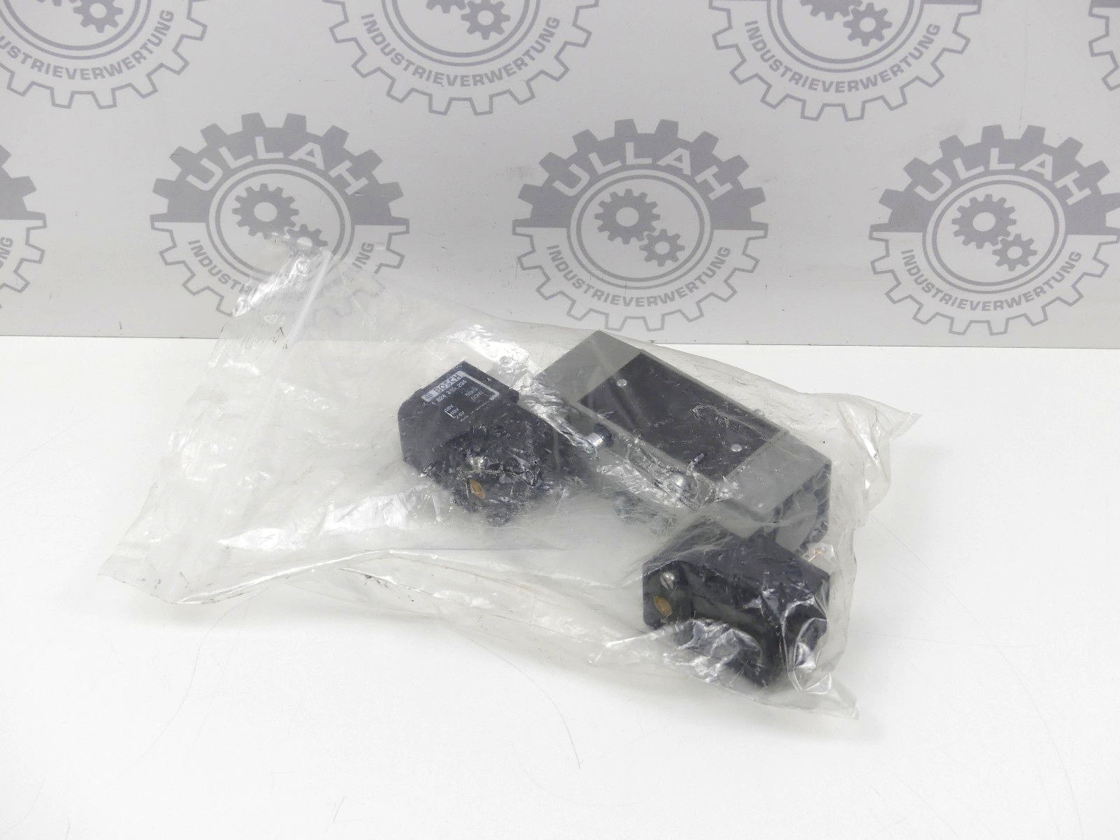 Bosch 0 820 024 559 Ventil + 2x Bosch  1824210294 Magnetspulen
