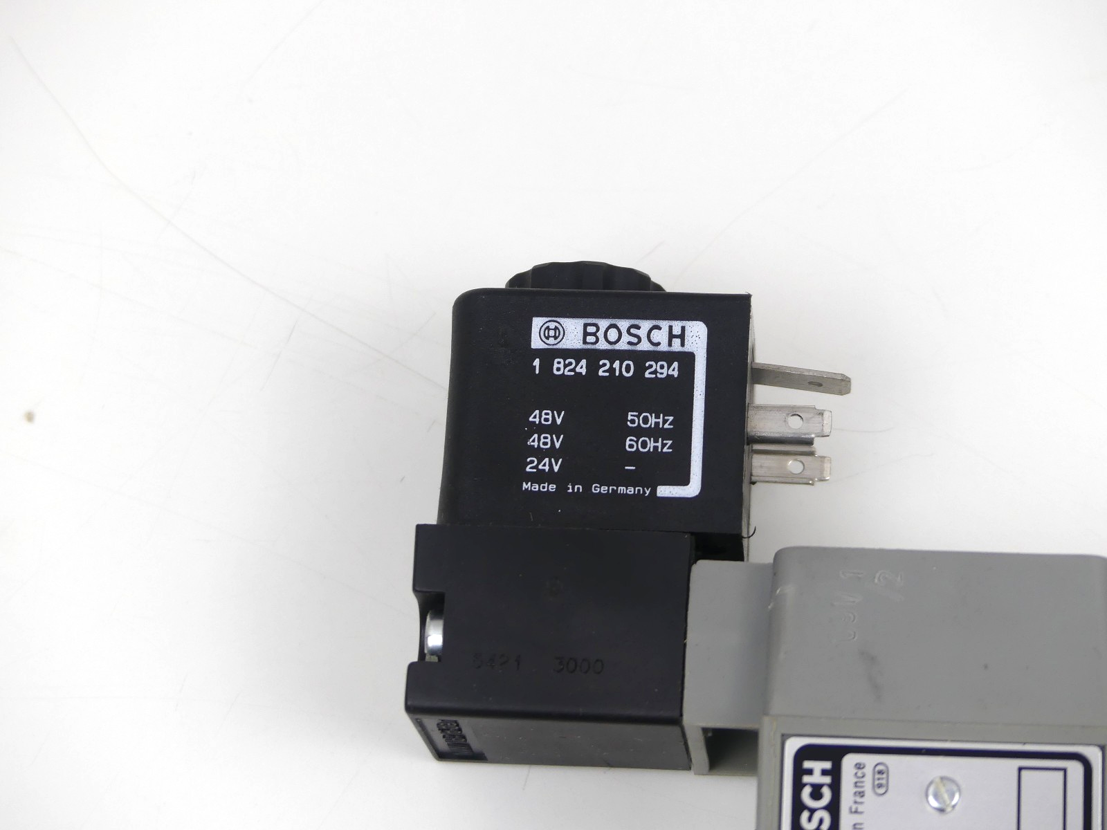 Bosch 0 820 024 559 Ventil + 2x Bosch  1824210294 Magnetspulen